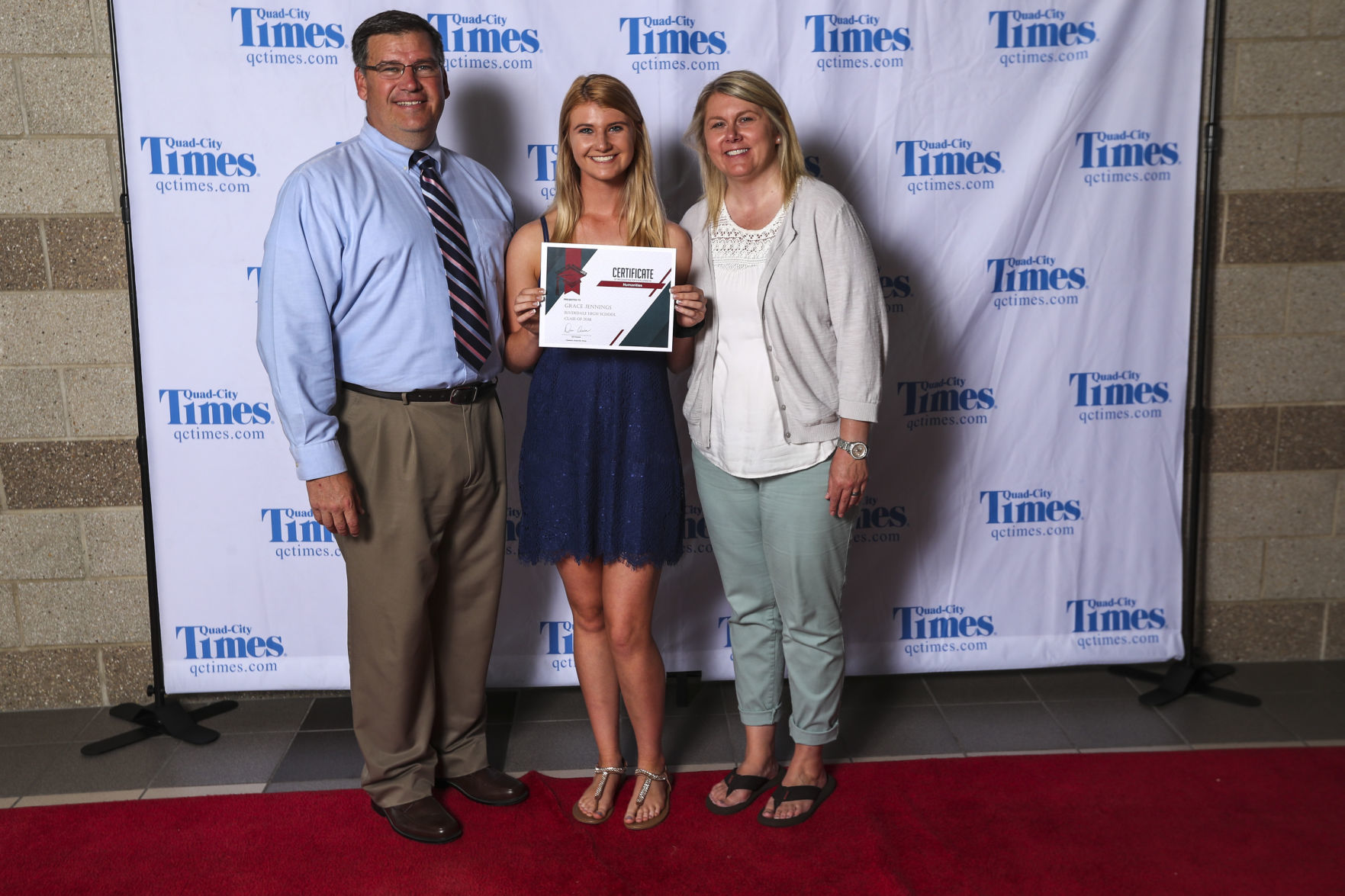 051518-salute-to-academics-red-carpet-076